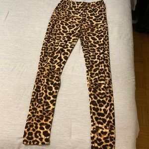 Cheetah / Leopard print sweet legs